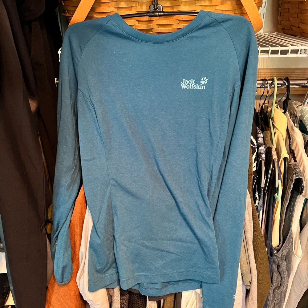 Jack Wolfskin shirt